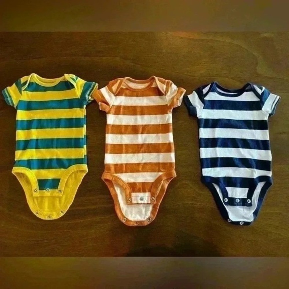 Set Of 3. Carters Boys 03 Months One Piece Outfit Stripes 0010